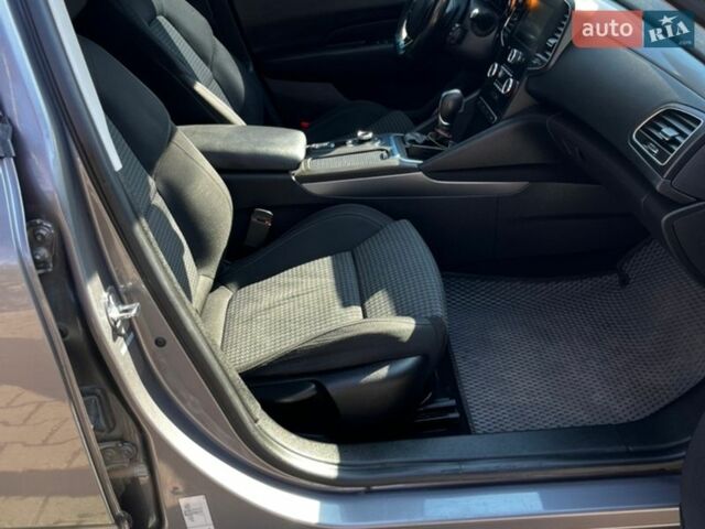 Сірий Рено Talisman, об'ємом двигуна 1.6 л та пробігом 288 тис. км за 13000 $, фото 31 на Automoto.ua
