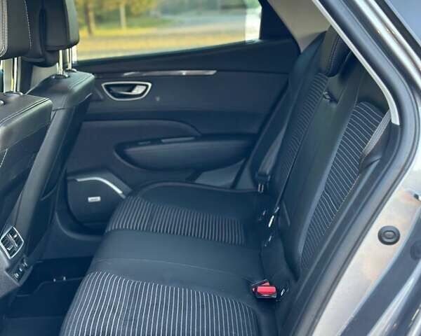 Сірий Рено Talisman, об'ємом двигуна 1.6 л та пробігом 238 тис. км за 13700 $, фото 73 на Automoto.ua