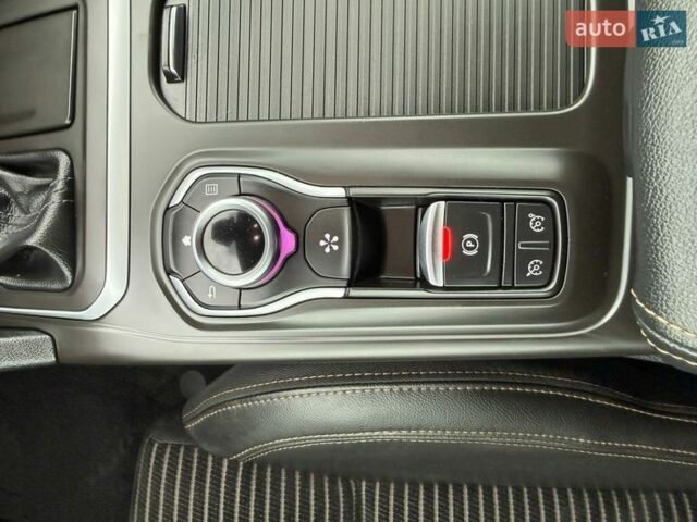 Сірий Рено Talisman, об'ємом двигуна 1.6 л та пробігом 165 тис. км за 14999 $, фото 35 на Automoto.ua