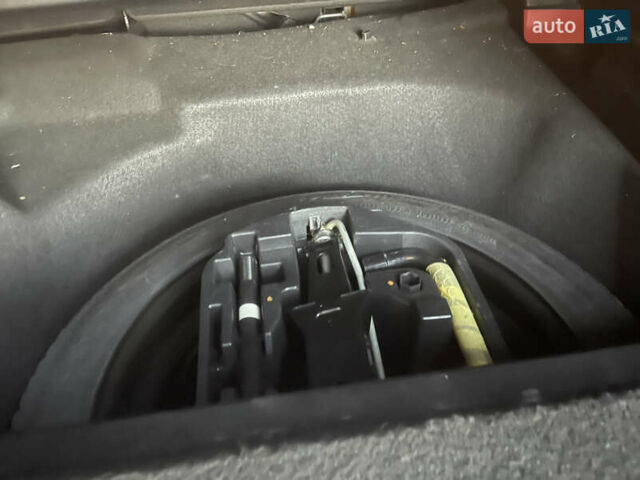 Серый Рено Talisman, объемом двигателя 1.46 л и пробегом 245 тыс. км за 12500 $, фото 10 на Automoto.ua