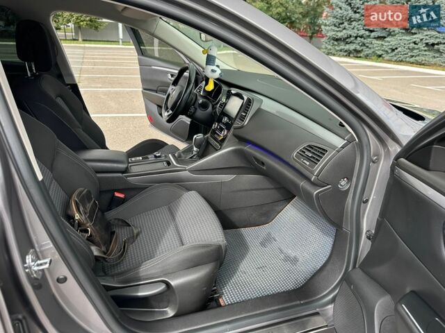 Сірий Рено Talisman, об'ємом двигуна 1.6 л та пробігом 196 тис. км за 15500 $, фото 34 на Automoto.ua
