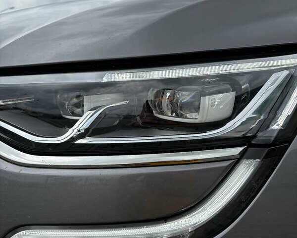 Серый Рено Talisman, объемом двигателя 2 л и пробегом 173 тыс. км за 18832 $, фото 12 на Automoto.ua