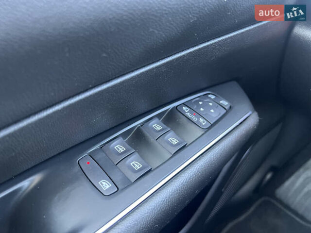 Серый Рено Talisman, объемом двигателя 2 л и пробегом 193 тыс. км за 14600 $, фото 12 на Automoto.ua