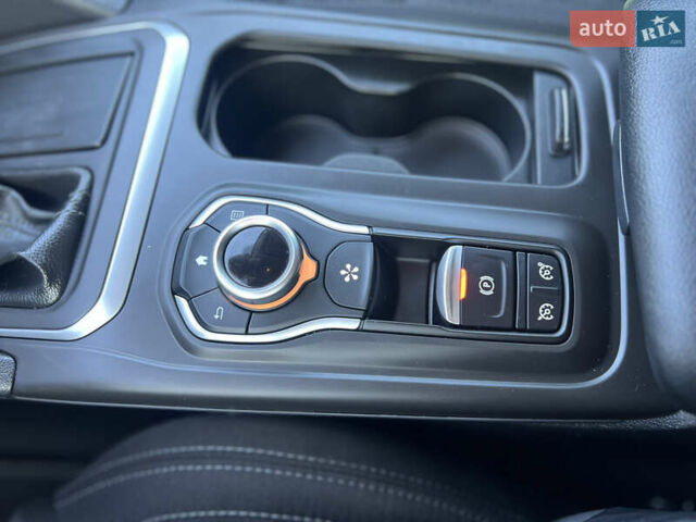 Серый Рено Talisman, объемом двигателя 2 л и пробегом 193 тыс. км за 14600 $, фото 6 на Automoto.ua