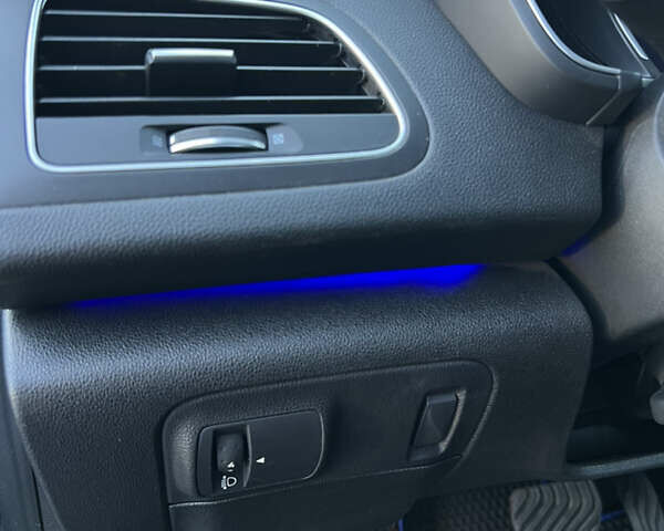 Синий Рено Talisman, объемом двигателя 1.5 л и пробегом 212 тыс. км за 14500 $, фото 46 на Automoto.ua