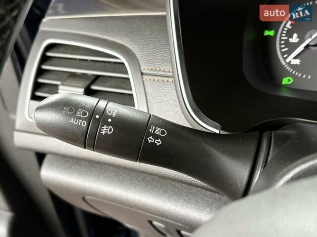 Синий Рено Talisman, объемом двигателя 1.6 л и пробегом 177 тыс. км за 16100 $, фото 36 на Automoto.ua