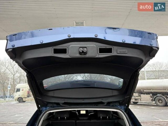 Синий Рено Talisman, объемом двигателя 1.6 л и пробегом 177 тыс. км за 16100 $, фото 46 на Automoto.ua