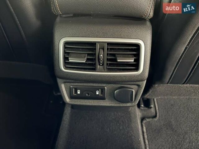 Синий Рено Talisman, объемом двигателя 1.6 л и пробегом 177 тыс. км за 16100 $, фото 27 на Automoto.ua