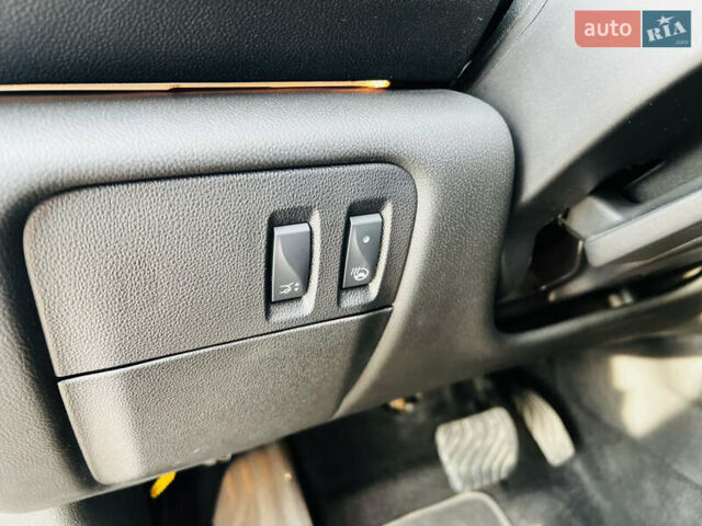 Синій Рено Talisman, об'ємом двигуна 2 л та пробігом 180 тис. км за 18700 $, фото 31 на Automoto.ua