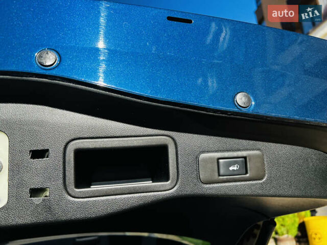 Синий Рено Talisman, объемом двигателя 2 л и пробегом 180 тыс. км за 18700 $, фото 56 на Automoto.ua