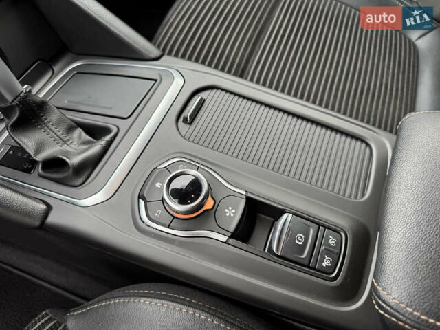 Синий Рено Talisman, объемом двигателя 2 л и пробегом 170 тыс. км за 18650 $, фото 31 на Automoto.ua