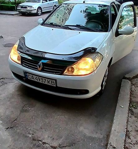 Білий Рено Талія, об'ємом двигуна 1.1 л та пробігом 305 тис. км за 4600 $, фото 3 на Automoto.ua