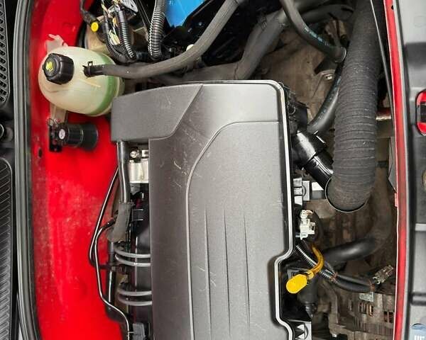 Красный Рено Талия, объемом двигателя 1.15 л и пробегом 180 тыс. км за 3650 $, фото 24 на Automoto.ua