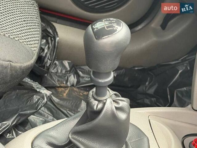 Красный Рено Талия, объемом двигателя 1.15 л и пробегом 180 тыс. км за 3650 $, фото 22 на Automoto.ua