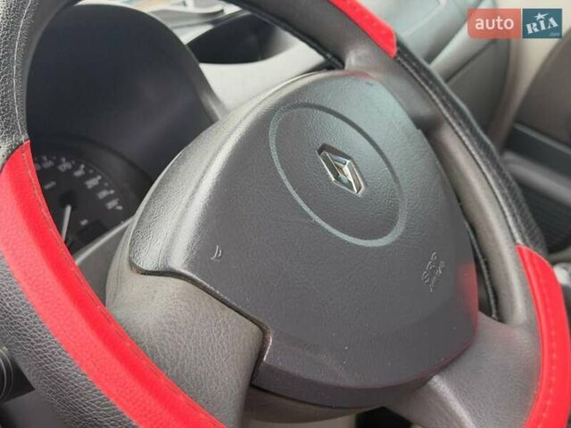 Красный Рено Талия, объемом двигателя 1.15 л и пробегом 180 тыс. км за 3650 $, фото 43 на Automoto.ua