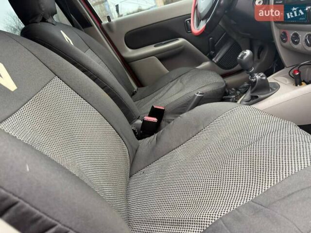 Красный Рено Талия, объемом двигателя 1.15 л и пробегом 180 тыс. км за 3650 $, фото 28 на Automoto.ua