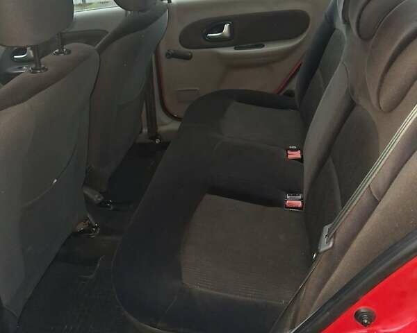 Красный Рено Талия, объемом двигателя 1.15 л и пробегом 217 тыс. км за 4000 $, фото 6 на Automoto.ua