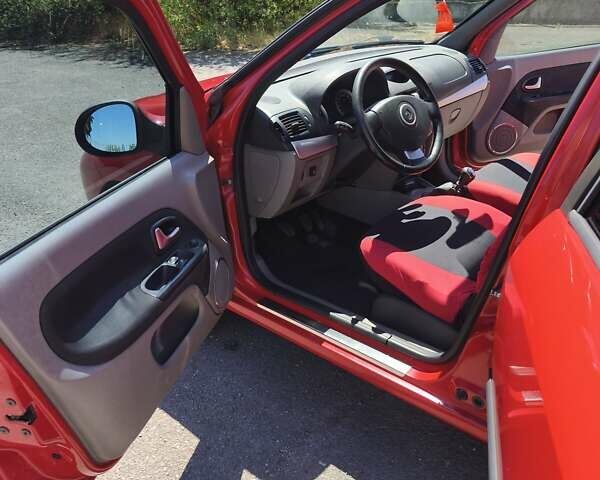 Красный Рено Талия, объемом двигателя 1.15 л и пробегом 221 тыс. км за 4700 $, фото 9 на Automoto.ua