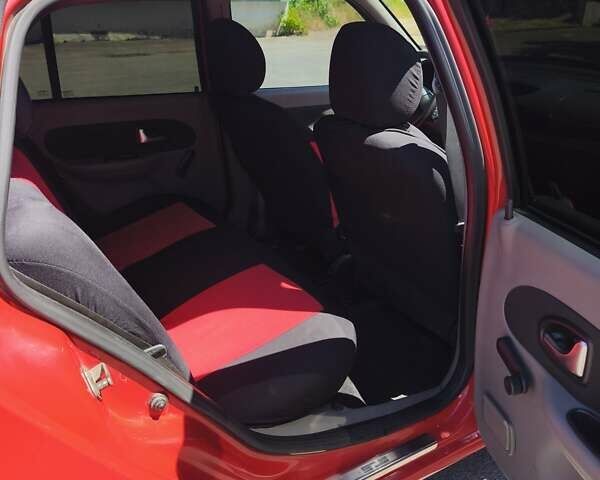 Красный Рено Талия, объемом двигателя 1.15 л и пробегом 221 тыс. км за 4700 $, фото 1 на Automoto.ua
