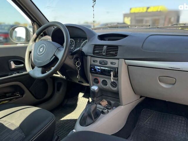 Рено Талия, объемом двигателя 1.2 л и пробегом 131 тыс. км за 4100 $, фото 15 на Automoto.ua