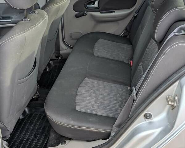 Рено Талія, об'ємом двигуна 1.39 л та пробігом 193 тис. км за 3700 $, фото 19 на Automoto.ua