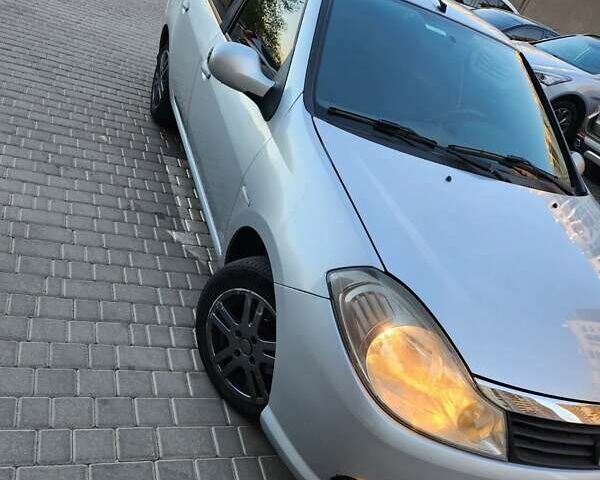 Серый Рено Талия, объемом двигателя 1.1 л и пробегом 203 тыс. км за 3300 $, фото 8 на Automoto.ua