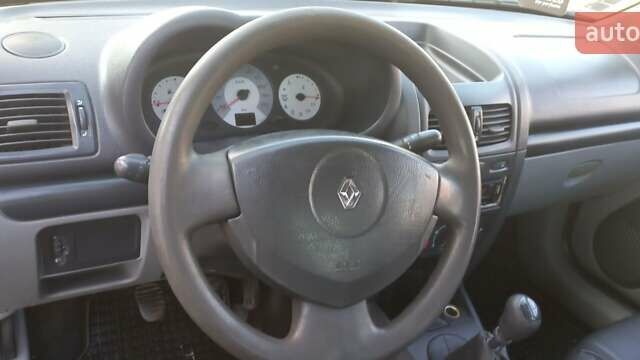 Синій Рено Талія, об'ємом двигуна 1.2 л та пробігом 320 тис. км за 2450 $, фото 16 на Automoto.ua