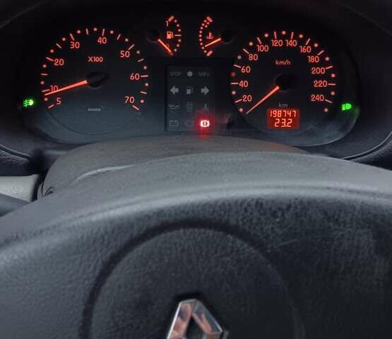 Зеленый Рено Талия, объемом двигателя 1.46 л и пробегом 199 тыс. км за 3500 $, фото 8 на Automoto.ua