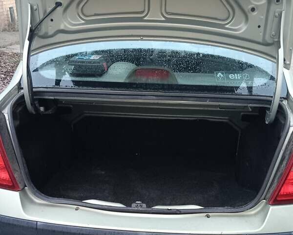 Зеленый Рено Талия, объемом двигателя 1.46 л и пробегом 199 тыс. км за 3500 $, фото 7 на Automoto.ua