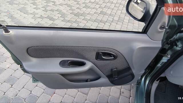 Зелений Рено Талія, об'ємом двигуна 1.2 л та пробігом 118 тис. км за 3800 $, фото 17 на Automoto.ua