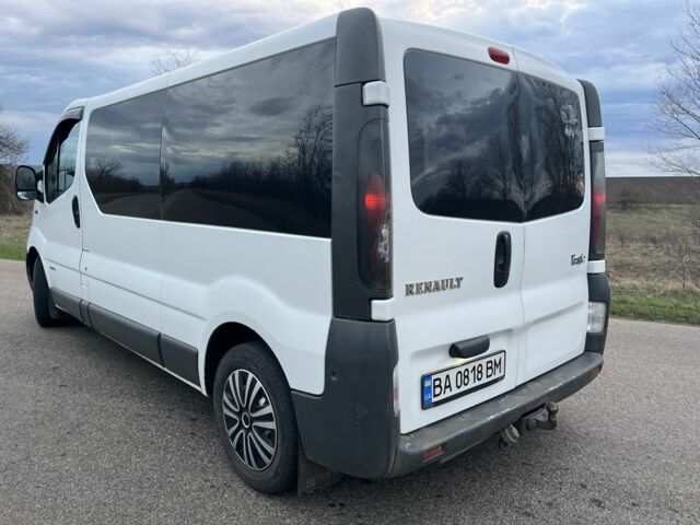 Белый Рено Трафик, объемом двигателя 2.5 л и пробегом 340 тыс. км за 6000 $, фото 16 на Automoto.ua