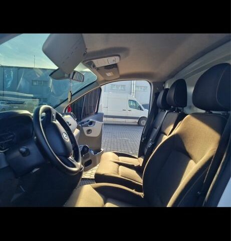 Білий Рено Трафік, об'ємом двигуна 1.6 л та пробігом 160 тис. км за 14069 $, фото 3 на Automoto.ua