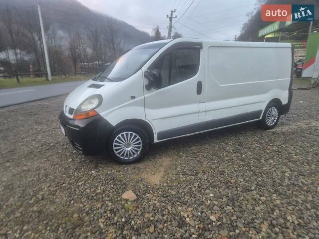 Белый Рено Трафик, объемом двигателя 1.9 л и пробегом 176 тыс. км за 4999 $, фото 1 на Automoto.ua