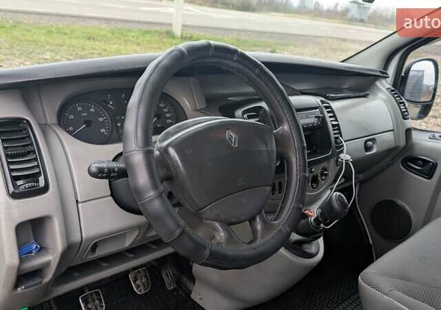 Белый Рено Трафик, объемом двигателя 1.87 л и пробегом 400 тыс. км за 4900 $, фото 6 на Automoto.ua