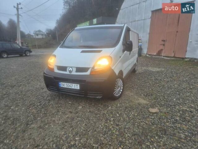 Белый Рено Трафик, объемом двигателя 1.9 л и пробегом 176 тыс. км за 4999 $, фото 5 на Automoto.ua