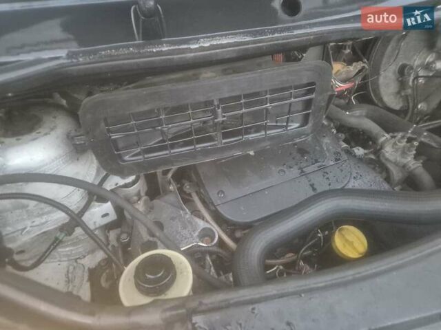 Белый Рено Трафик, объемом двигателя 1.9 л и пробегом 176 тыс. км за 4999 $, фото 2 на Automoto.ua