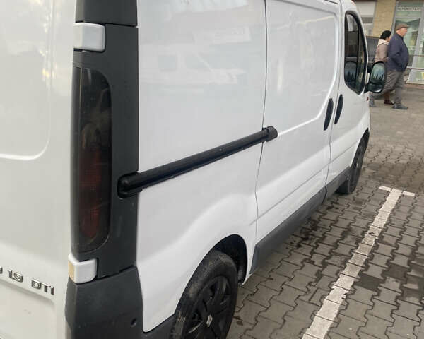 Белый Рено Трафик, объемом двигателя 1.87 л и пробегом 687 тыс. км за 5300 $, фото 4 на Automoto.ua