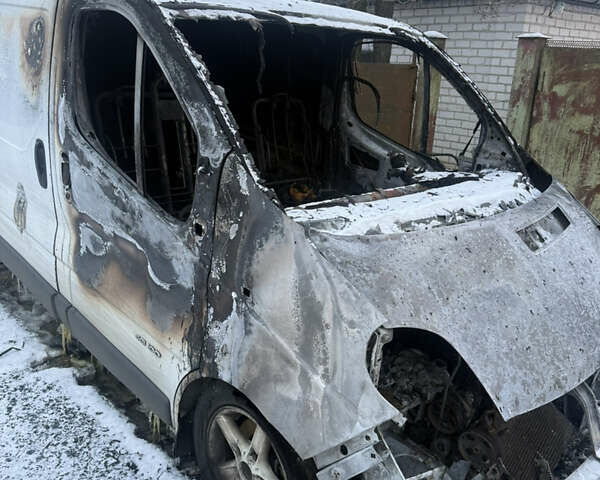 Білий Рено Трафік, об'ємом двигуна 1.87 л та пробігом 300 тис. км за 1000 $, фото 4 на Automoto.ua