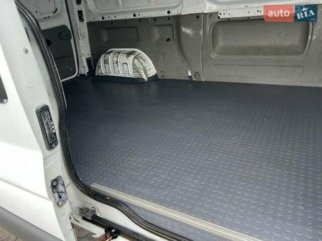 Белый Рено Трафик, объемом двигателя 1.87 л и пробегом 731 тыс. км за 6399 $, фото 5 на Automoto.ua
