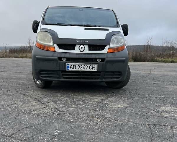 Белый Рено Трафик, объемом двигателя 1.87 л и пробегом 731 тыс. км за 6399 $, фото 1 на Automoto.ua