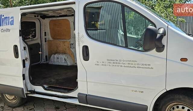 Белый Рено Трафик, объемом двигателя 2 л и пробегом 330 тыс. км за 8000 $, фото 6 на Automoto.ua