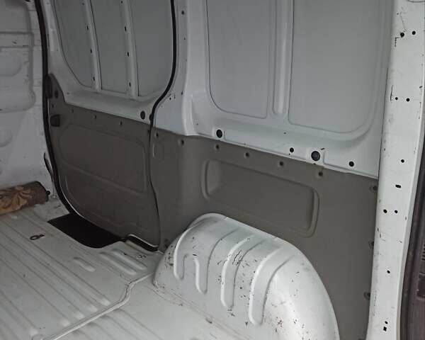 Білий Рено Трафік, об'ємом двигуна 2 л та пробігом 240 тис. км за 7450 $, фото 16 на Automoto.ua