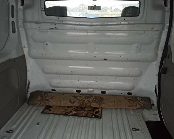 Білий Рено Трафік, об'ємом двигуна 2 л та пробігом 240 тис. км за 7450 $, фото 11 на Automoto.ua