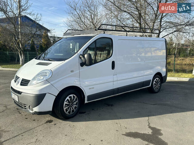 Белый Рено Трафик, объемом двигателя 2.5 л и пробегом 355 тыс. км за 9999 $, фото 4 на Automoto.ua