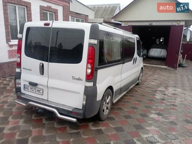Білий Рено Трафік, об'ємом двигуна 2.46 л та пробігом 290 тис. км за 8200 $, фото 4 на Automoto.ua