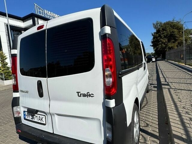Білий Рено Трафік, об'ємом двигуна 2 л та пробігом 400 тис. км за 7500 $, фото 3 на Automoto.ua