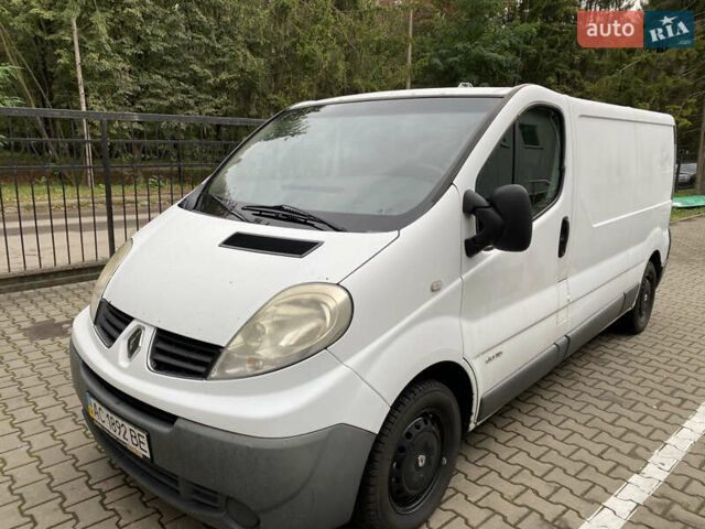 Белый Рено Трафик, объемом двигателя 2 л и пробегом 423 тыс. км за 8000 $, фото 8 на Automoto.ua
