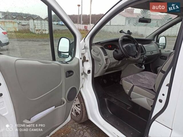 Білий Рено Трафік, об'ємом двигуна 2 л та пробігом 240 тис. км за 7450 $, фото 10 на Automoto.ua