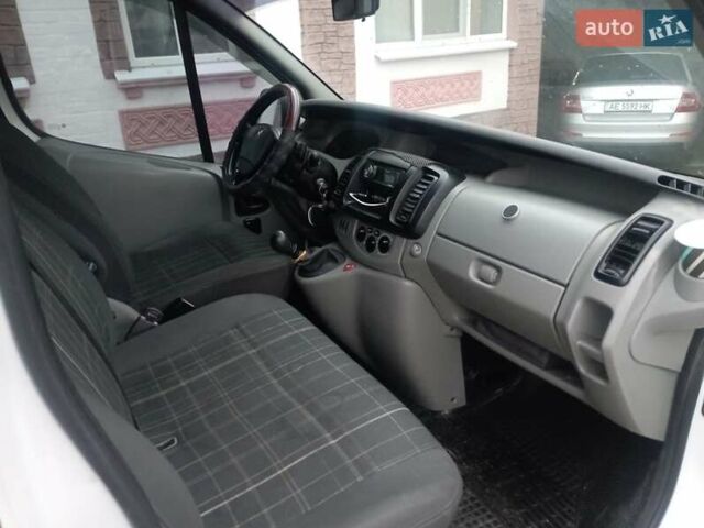 Білий Рено Трафік, об'ємом двигуна 2.46 л та пробігом 290 тис. км за 8200 $, фото 5 на Automoto.ua