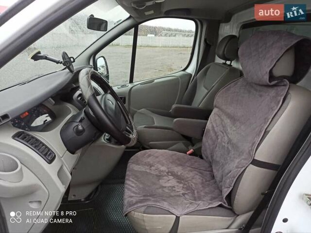 Білий Рено Трафік, об'ємом двигуна 2 л та пробігом 240 тис. км за 7450 $, фото 9 на Automoto.ua